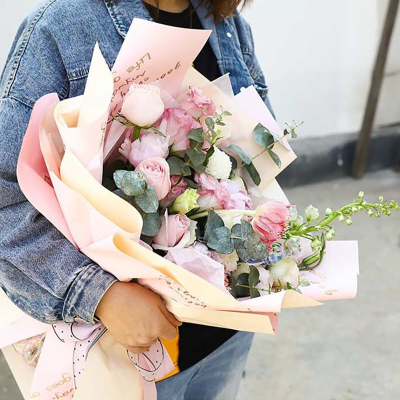 MYHC-26 Enkelzijdig goudgestikt inpakpapier met koeienhuidbloemen in Engelse decoratie
