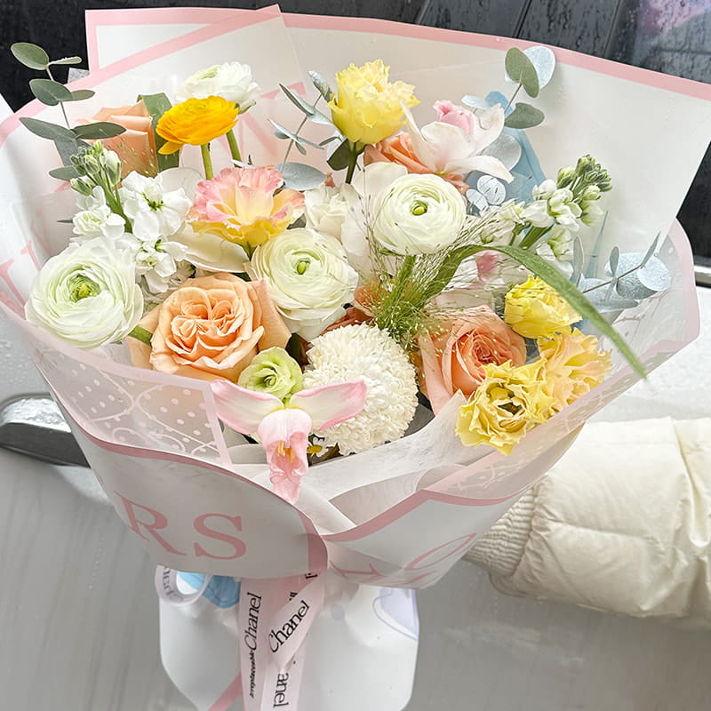 Bloemeninpakpapier met gladde textuur