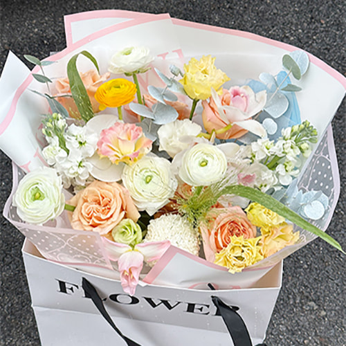 Bloemeninpakpapier met gladde textuur