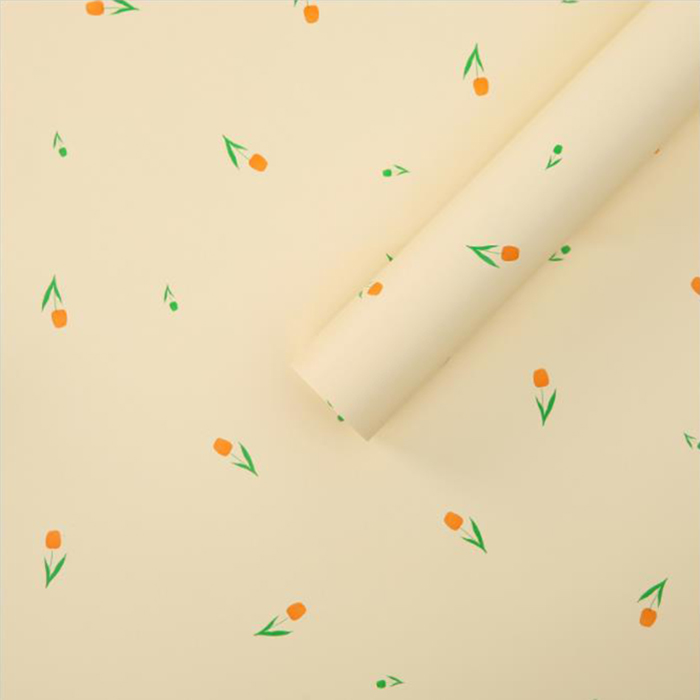 Boeket dik inpakpapier met artistieke woorden