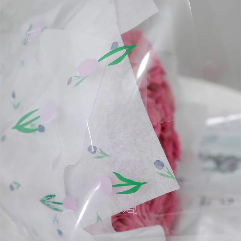 Boeket dik inpakpapier met artistieke woorden