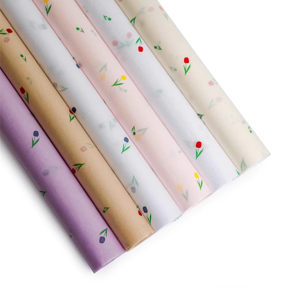 Boeket dik inpakpapier met artistieke woorden