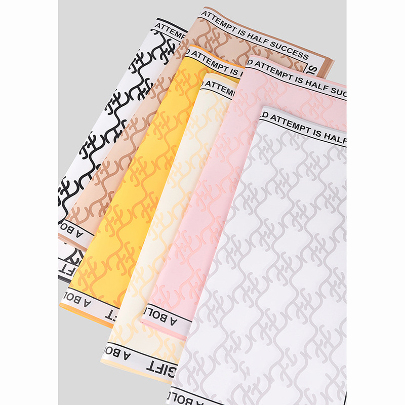 Merknaam Hera bloemeninpakpapier in verschillende kleuren