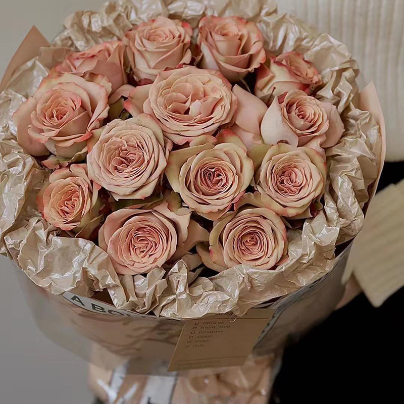 Merknaam Hera bloemeninpakpapier in verschillende kleuren