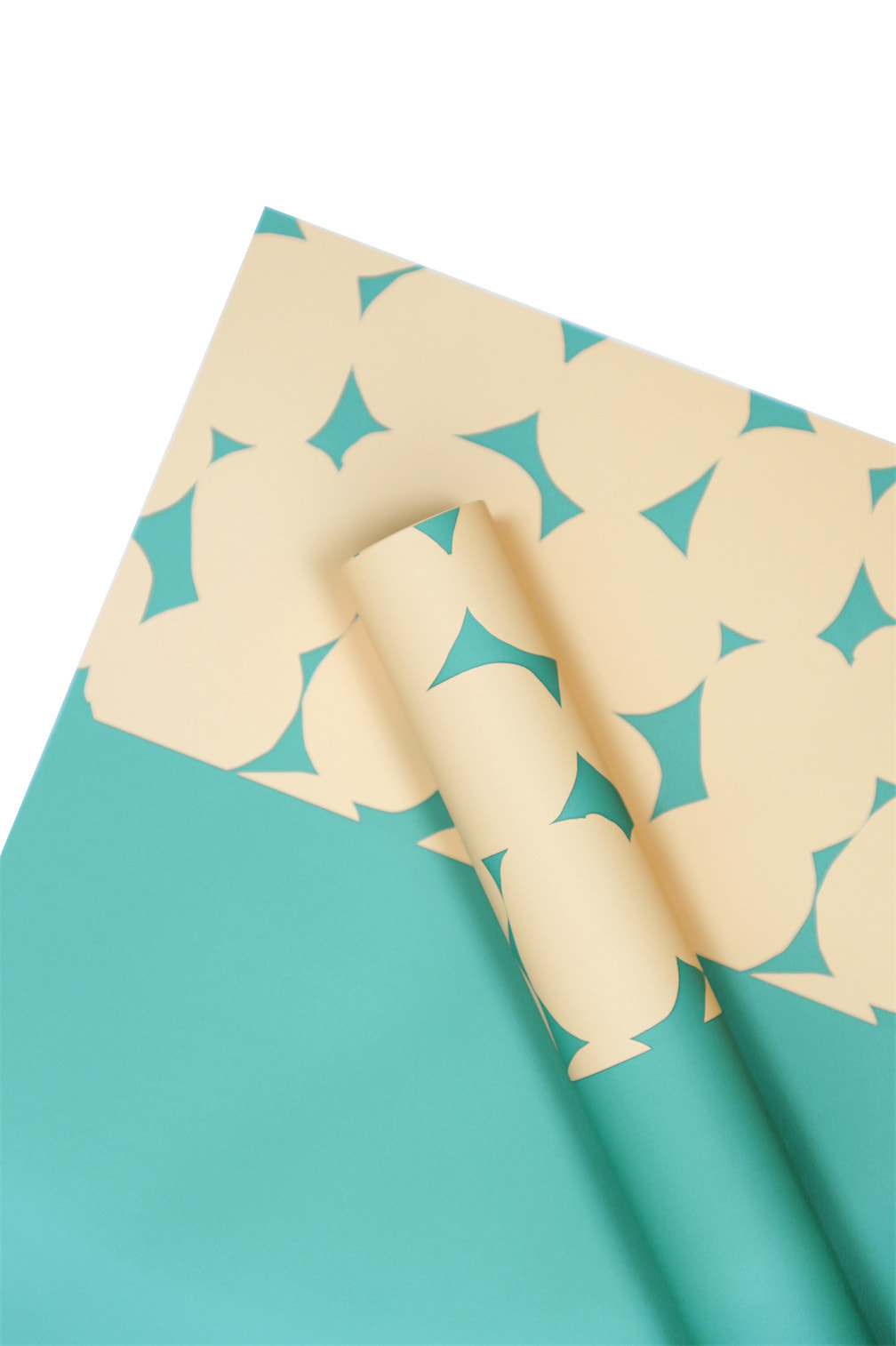Tweekleurig inpakpapier met stippenbloemen