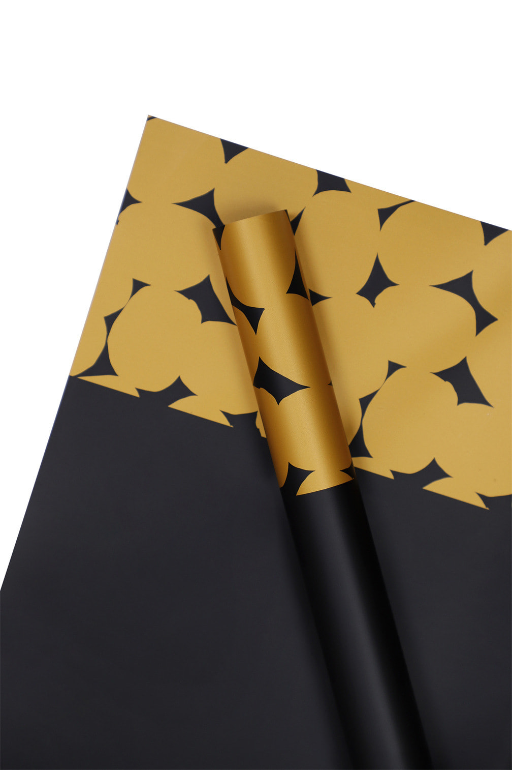 Tweekleurig inpakpapier met stippenbloemen