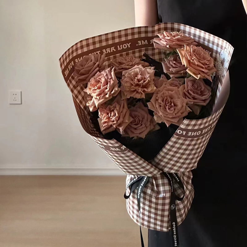Inpakpapier met geruite veerbloemen